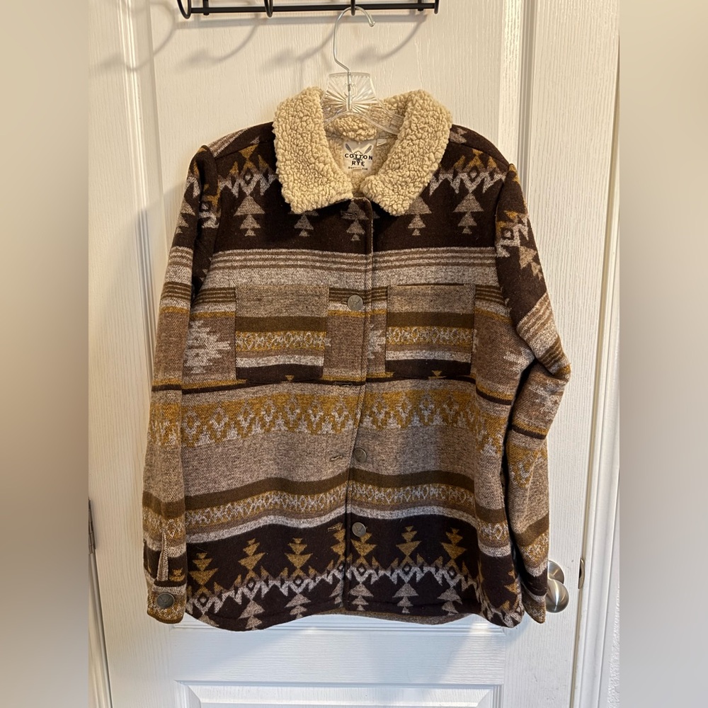 FLASH SALE!
Cozy Brown Patterned Jacket